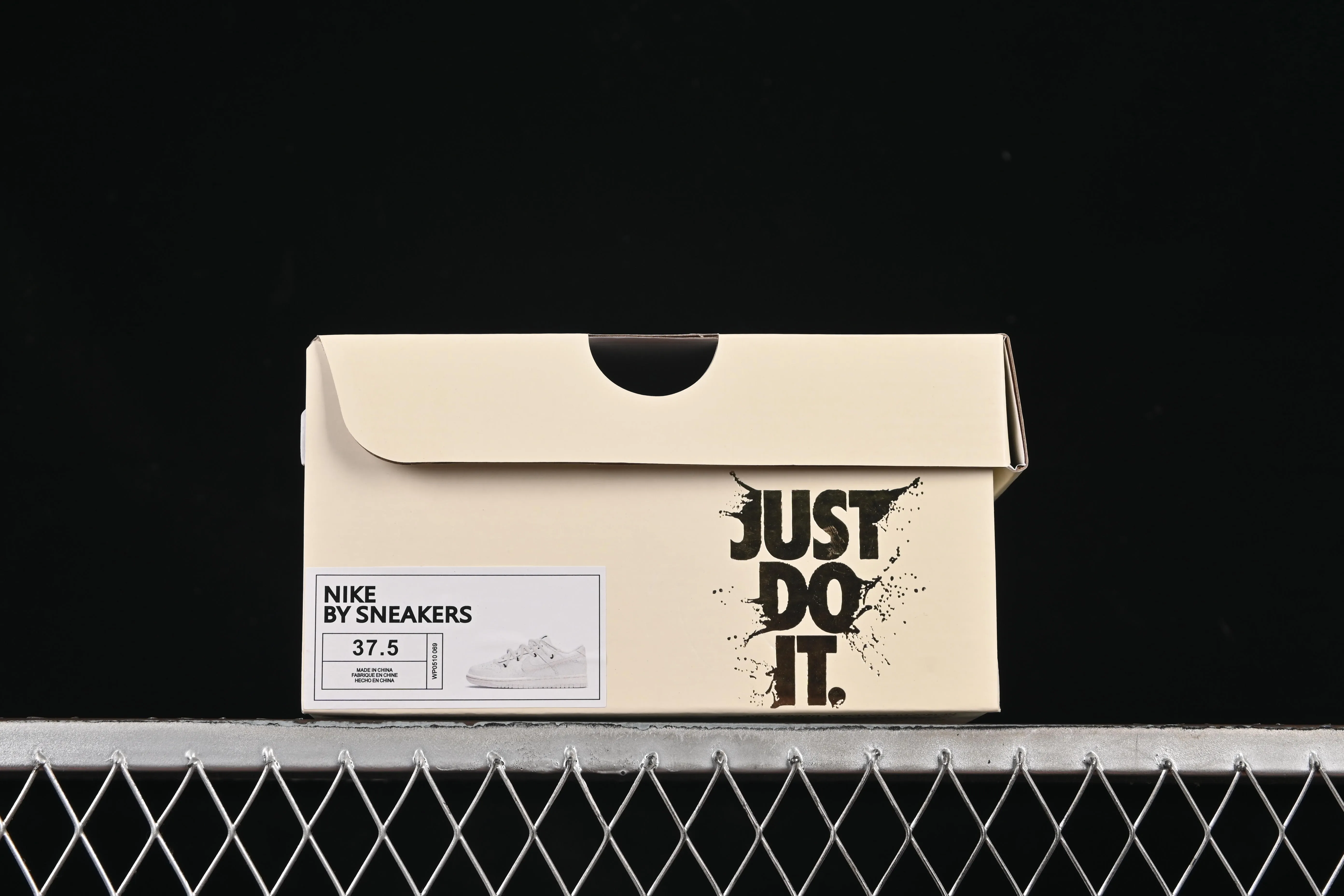 All categories Nk SB Dunk Series Nk SB Dunk Low High-end customized low-top sneakers Nike SB Dunk Low "Just Do it" Anniversary high-end customized low-top casual sneakers WP0510-069